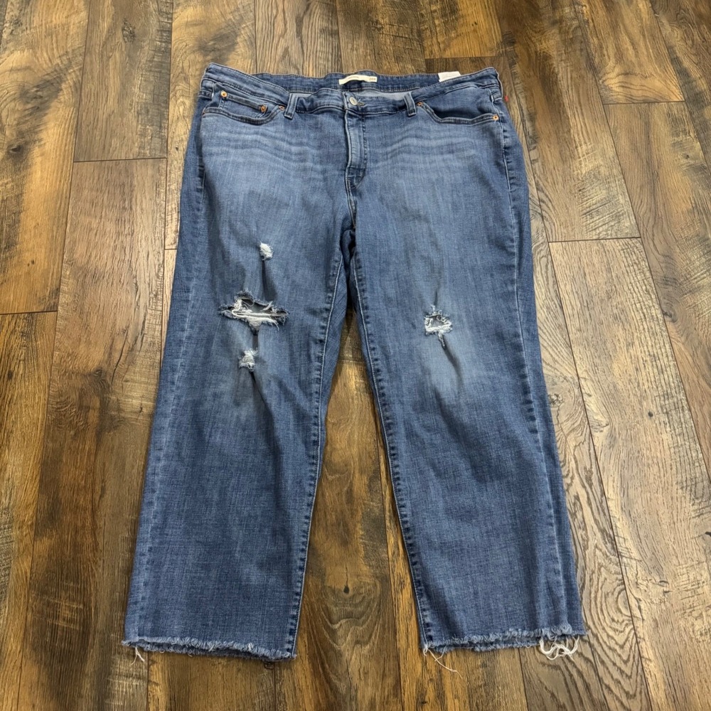 Levis Boyfriend Jeans 24W Medium Wash Distressed Frayed Hem 28944-0019‎